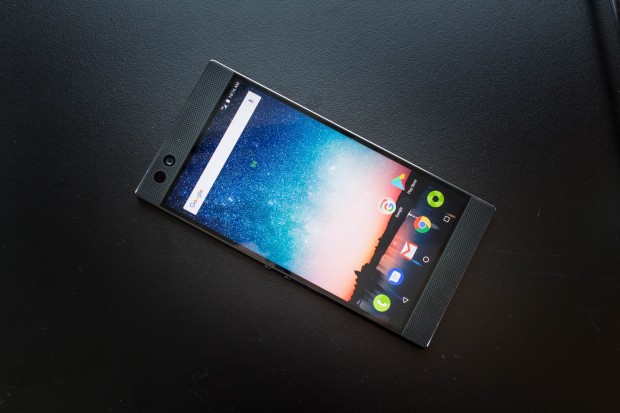 Das Display unterstützt Bildraten bis zu 120 Hertz. (Bild: Martin Wolf/Golem.de)