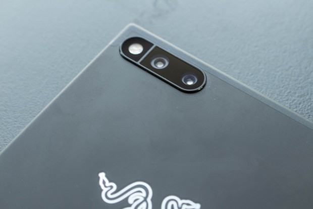 Die Dual-Kamera hat zwei Brennweiten. (Bild: Martin Wolf/Golem.de)