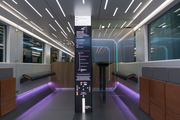 ... und über Anschlusszüge am nächsten Bahnhof. (Foto: Werner Pluta/Golem.de)