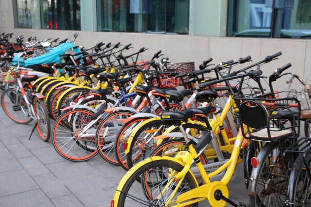 Normale Leihfahrräder, wie sie zu Tausenden in Schanghai zur Verfügung stehen, dürfen den E3-Way nicht nutzen. (Foto: Friedhelm Greis/Golem.de)