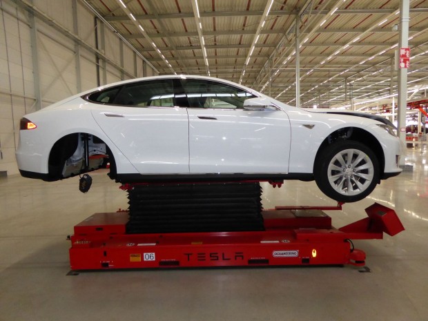 In Tilburg fertigt Tesla das Model S ... (Foto: Dirk Kunde)