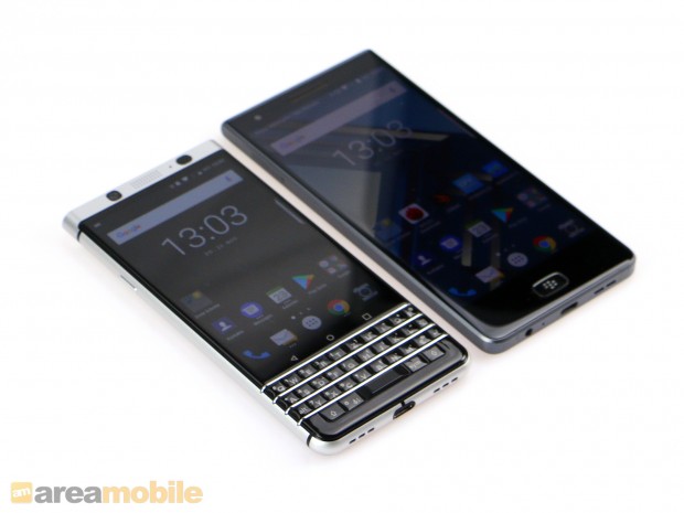Links das Keyone, rechts das Motion (Bild: Area Mobile)