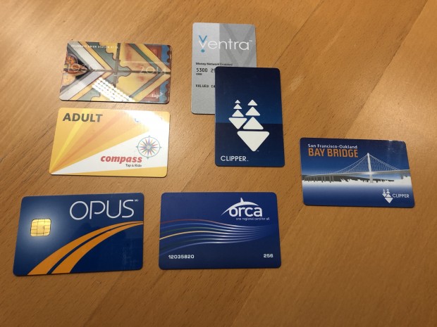 Nicht ganz so bunt, aber immer noch Schick: Tap (LA), Ventra (Chicago), 2 x Clipper (Bay Area), Compass (San Diego), Opus (Montreal) und Orca (San Diego). (Foto: Andreas Sebayang/Golem.de)