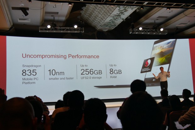Asus Nova Go mit Snapdragon 835 und Windows 10 on ARM (Foto: Marc Sauter/Golem.de)