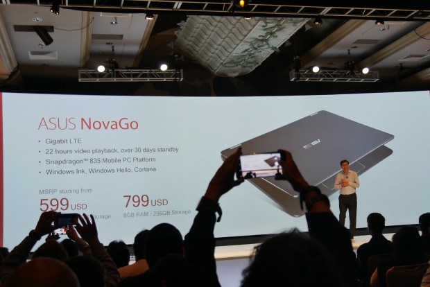 Asus Nova Go mit Snapdragon 835 und Windows 10 on ARM (Foto: Marc Sauter/Golem.de)