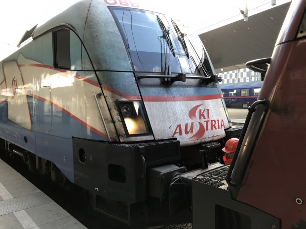 ... fahren wir mit einer Doppeltraktion des Railjets nach Salzburg. (Foto: Andreas Sebayang/Golem.de)
