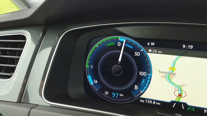 Schon vor Kyritz zeigte sich, dass der Strom nicht reicht für die Rückfahrt. (Foto: Martin Wolf/Golem.de)
