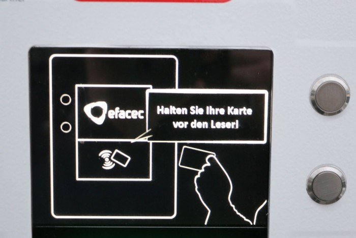Bei vielen Ladesäulen muss sich der E-Auto-Fahrer mit einer Karte authentifizieren. (Foto: Friedhelm Greis/Golem.de)