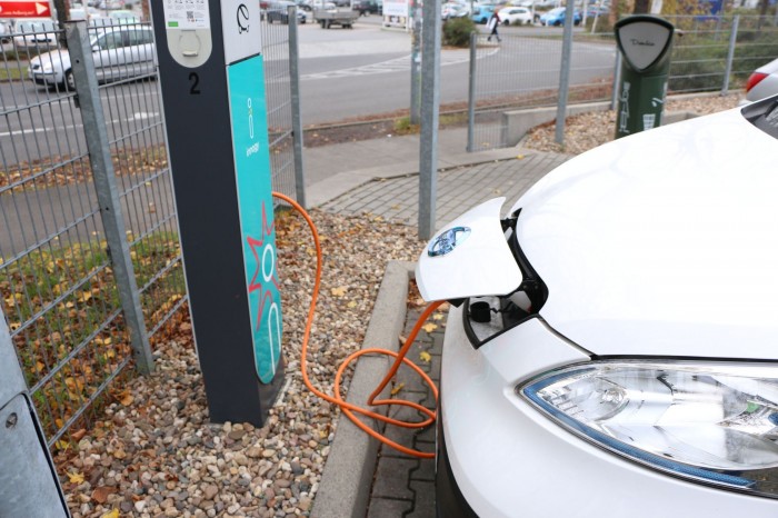Manchmal sind die Ladesäulen auch von anderen Elektroautos belegt. (Foto: Friedhelm Greis/Golem.de)