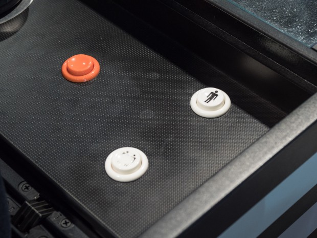 Beim Vorführgerät waren die Buttons schon etwas abgegriffen - beim finalen Produkt soll das nicht mehr passieren. (Bild: Martin Wolf/Golem.de)