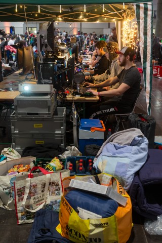 Für alles gesorgt: Ausrüstung für die LAN-Party (Bild: Tom Schulze/Leipziger Messe GmbH)