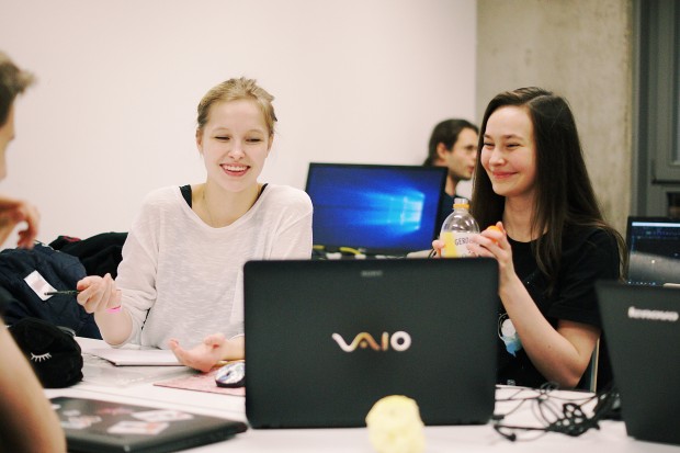 Auch Schlafentzug war der guten Laune nicht abträglich. (Bild: Sandy Kramer/Booster-Space)e