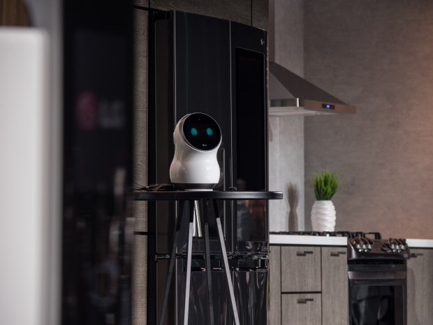 Gesteuert werden können die Geräte unter anderem über den Haushaltsroboter Cloi. (Bild: Martin Wolf/Golem.de)