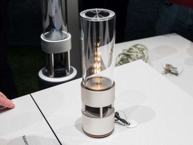 Der LSPX-A1 hat sechs Lautsprecher eingebaut, unter anderem zwei Glas-Hochtöner. (Bild: Martin Wolf/Golem.de)