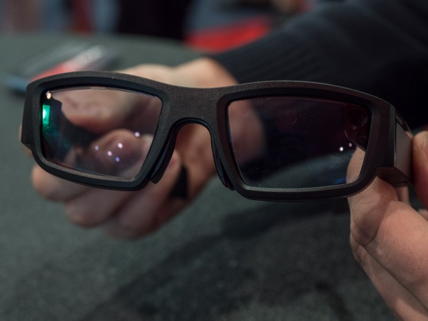 Einen Schönheitspreis mag die Brille nicht gewinnen. (Bild: Martin Wolf/Golem.de)