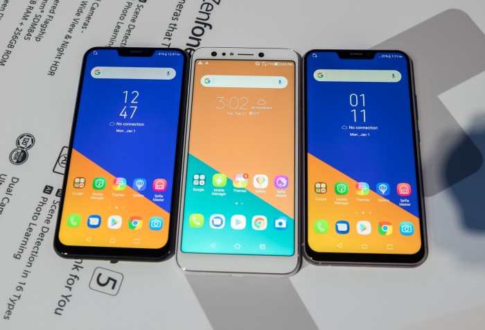 Das Lite-Modell hat deutlich mehr Rand um das Display.(Foto: Michael Wieczorek/Golem.de)