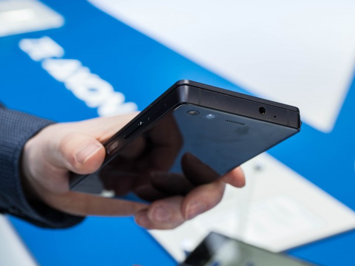 Zusammengeklappt ist das Axon M mit 12,1 mm nicht gerade dünn. (Bild: Martin Wolf/Golem.de)