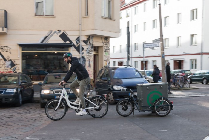 Er wird ganz ökologisch mit dem Fahrrad zum Einsatz gezogen. (Foto: Werner Pluta/Golem.de)