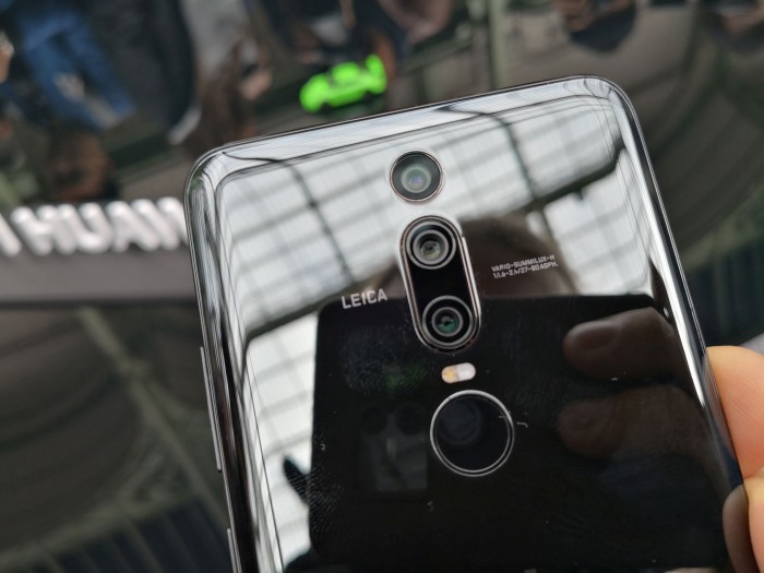 Das Huawei Porsche Design Mate RS (Bild: Tobias K&ouml;ltzsch/Golem.de)