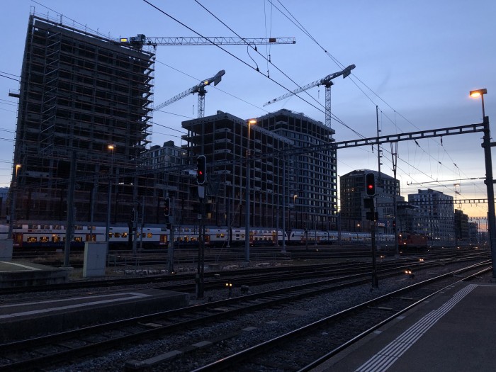 Ständig ist was los. Die Schweizer sind bahntechnisch sehr eingespielt. Verspätungen minimal. (Bild: Andreas Sebayang/Golem.de)