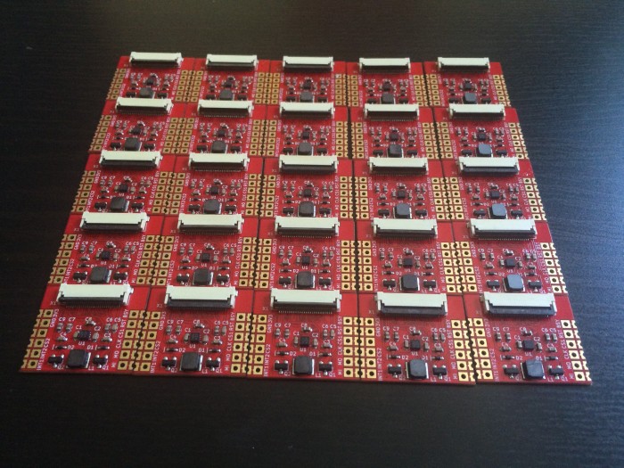 Fertige Platinen (Bild: Paperino)