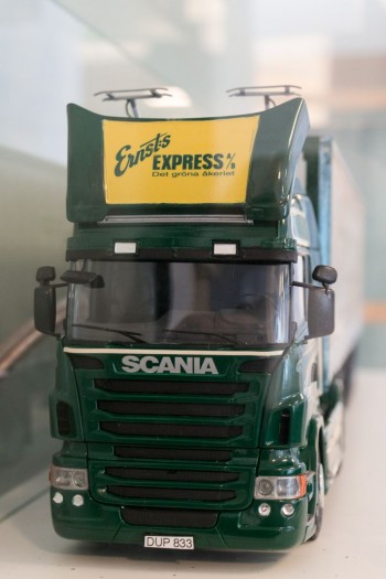 Das Fahrzeug ist ein Hybrid-Lkw von Scania,... (Bild: Werner Pluta/Golem.de)