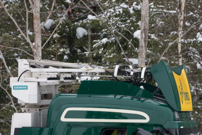 Der Stromabnehmer im inaktiven Zustand (Bild: Werner Pluta/Golem.de)