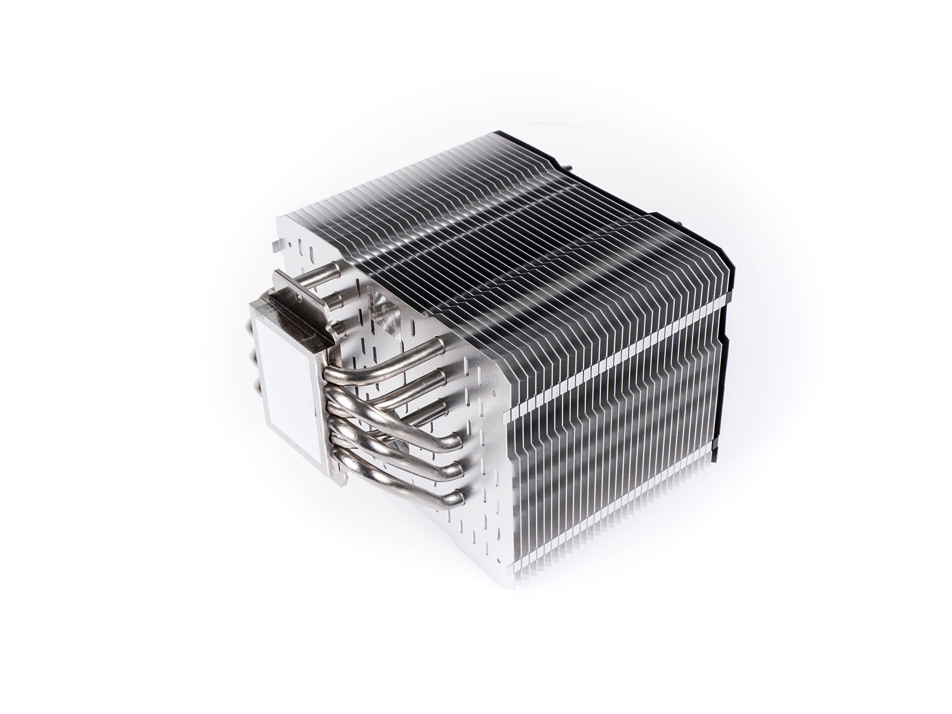 Thermalright ARO-M14 ausprobiert: Der den Ryzen kühlt - Golem.de