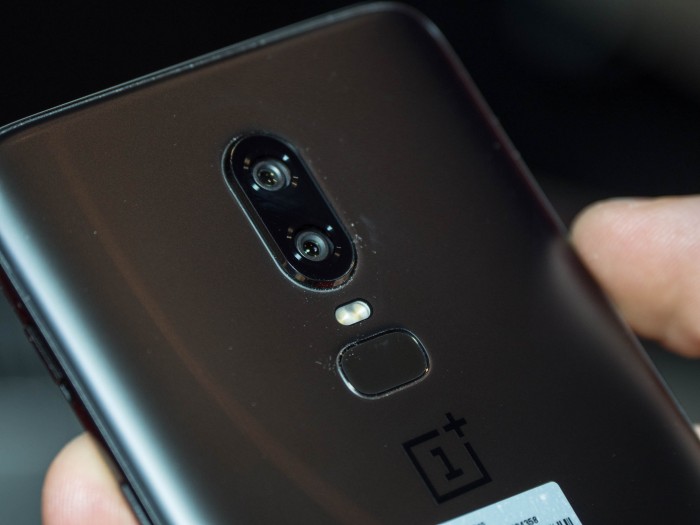 Auf der Rückseite ist eine Dualkamera eingebaut. (Bild: Martin Wolf/Golem.de)