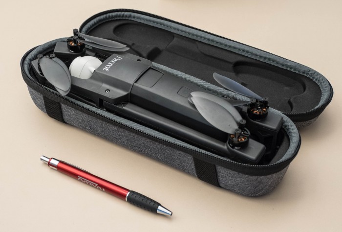 Das Etui sieht ein wenig nach Fl&ouml;tenunterricht aus. (Foto: Martin Wolf/Golem.de)