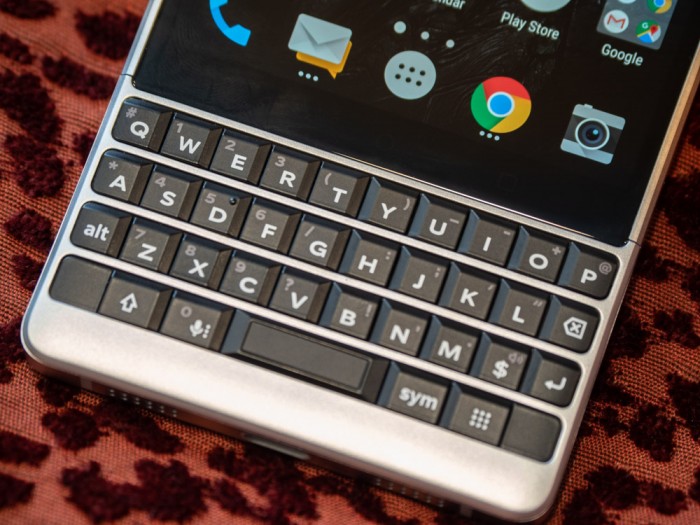 Auf der Tastatur des Key2 tippt es sich angenehm. (Bild: Martin Wolf/Golem.de)