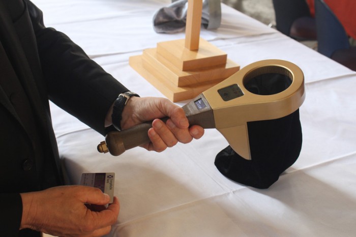 Digitaler Klingelbeutel (Bild: Evangelische Kirche Berlin-Brandenburg-schlesische Oberlausitz)