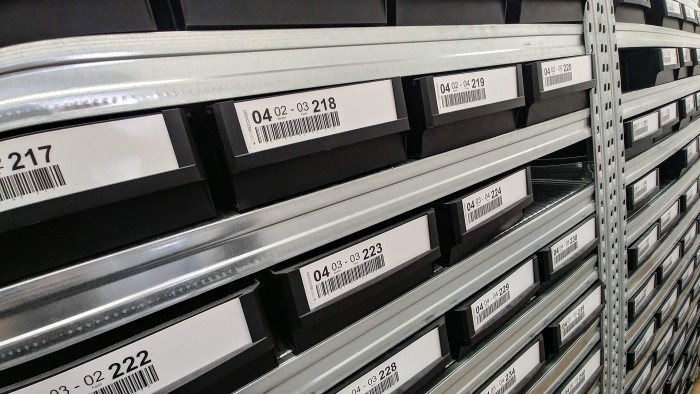 In diesen Kästen ruhen Datenträger, die auf ihre Wiederherstellung warten. (Bild: Martin Wolf/Golem.de)