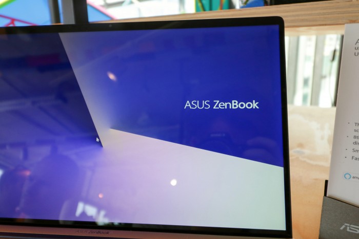 Asus Zenbook 13 [UX333FN] (Bild: Christoph Böschow/Golem.de) 