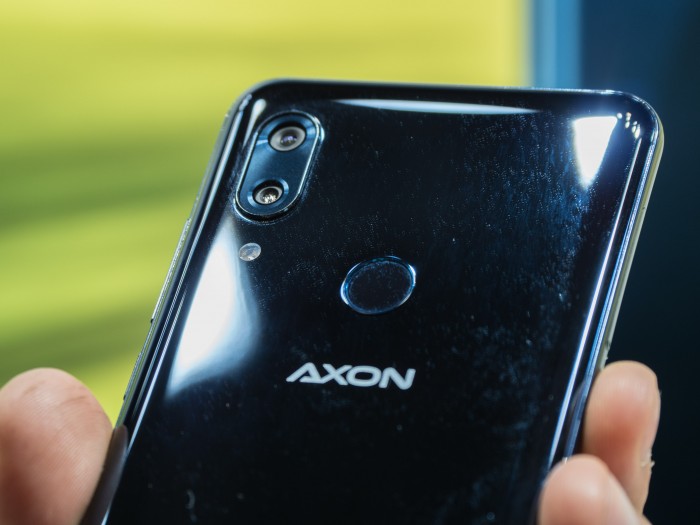 Die Dualkamera verwendet zwei verschiedene Brennweiten. (Bild: Martin Wolf/Golem.de)