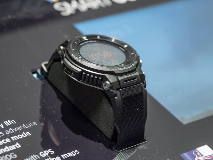 Durch die robuste Bauweise ist die WSD-F30 keine kleine Uhr. (Bild: Martin Wolf/Golem.de)