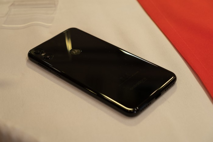 Das Motorola One von Lenovo (Bild: Michael Wieczorek/Golem.de)