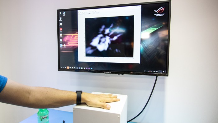 Der Scanner soll Hände auseinanderhalten können. (Bild: Christoph Böschow/Golem.de)