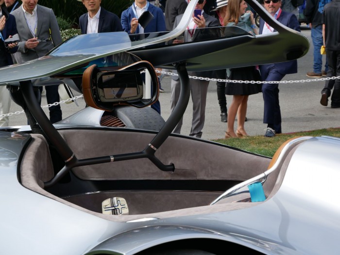 Wer dieses Auto fahren will, muss gelenkig sein. (Bild: Dirk Kunde)