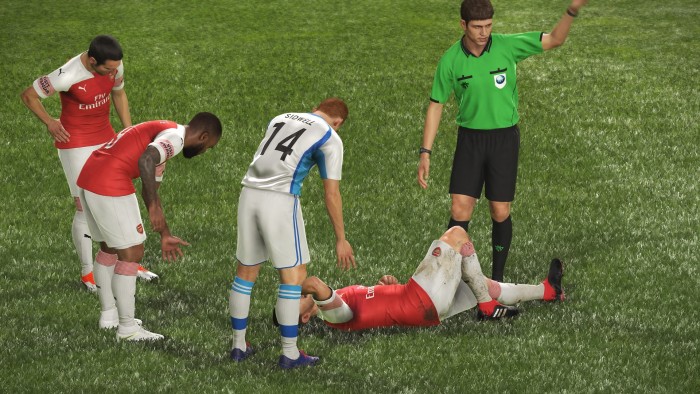 Müdigkeit hat in PES 2019 mehr Einfluss auf die Spieler. Erschöpfte Stars laufen nicht mit zurück und fallen häufiger mit Verletzungen aus. (Bild: Konami/Screenshot: Medienagentur plassma)