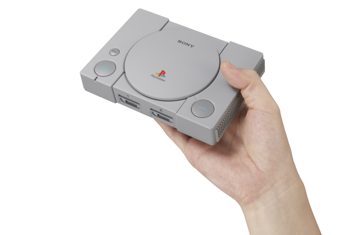 Die Playstation Classic ist etwa 45 Prozent kleiner als das Original. (Bild: Sony)