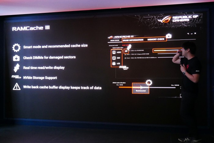 Asus' Präsentation der Z390-Boards und deren Funktionen (Bild: Marc Sauter/Golem.de) 