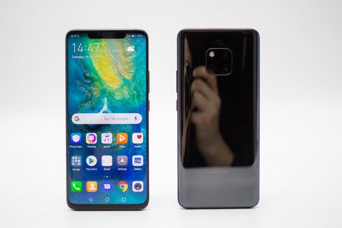 Vorder- und Rückseite des Mate 20 Pro (Bild: Tobias Költzsch/Golem.de)