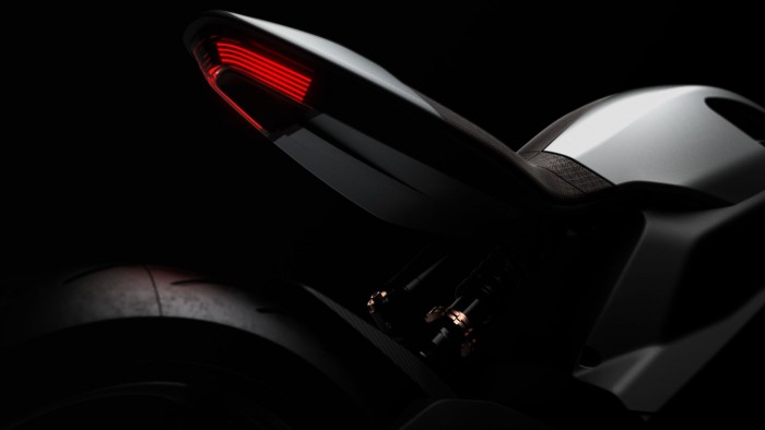 Das Motorrad besteht aus Verbundwerkstoffen und ist deshalb vergleichsweise leicht. (Bild: Arc)