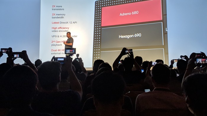 Die Adreno-GPU soll doppelt so schnell sein wie die des Snapdragon 850. (Bild: Marc Sauter/Golem.de) 