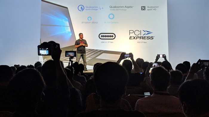 Der Snapdragon 8cx unterstützt USB 3.1 Gen2 und PCIe samt NVMe. (Bild: Marc Sauter/Golem.de) 