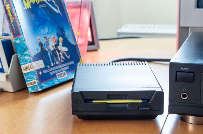 Auch ein Diskettenlaufwerk in edlem Schwarz hatte Commodore im Angebot. (Bild: Martin Wolf / Golem.de)