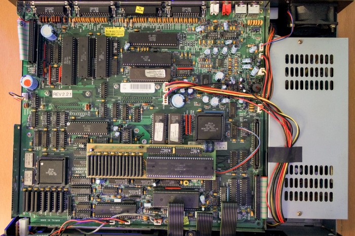 Im Inneren ist ein kompletter Amiga 500 verbaut. (Bild: Martin Wolf / Golem.de)