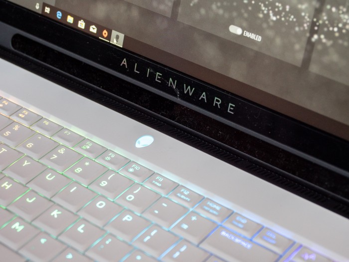 Je nach Ausstattung kommt das Notebook mit Eyetracking von Tobii. (Bild: Martin Wolf/Golem.de)