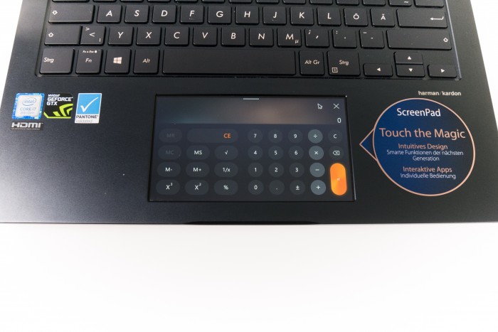 Auf dem Screenpad lassen sich Taschenrechner... (Bild: Oliver Nickel/Golem.de)